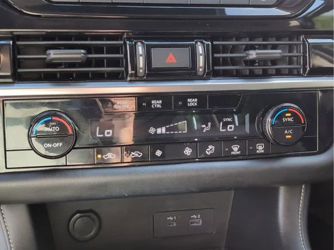 Used 2022 Nissan Pathfinder S image 18