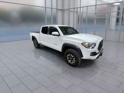 Certified 2023 Toyota Tacoma TRD Off-Road image 2