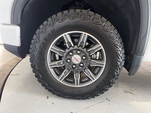 Used 2025 GMC Sierra 1500 AT4 AWD/4WD image 13