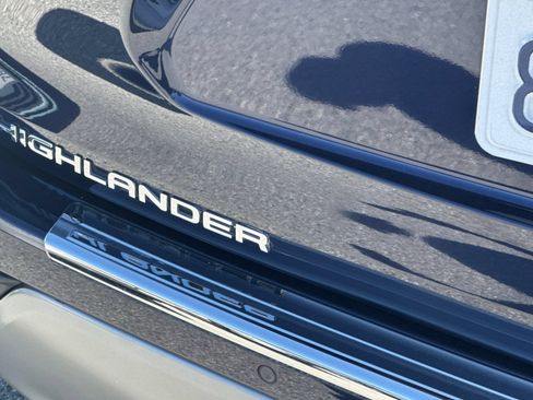 Used 2020 Toyota Highlander Platinum FWD image 27
