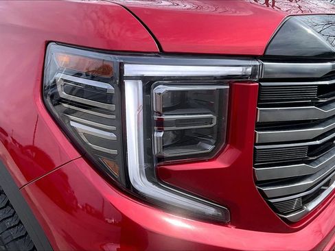 Used 2025 GMC Sierra 1500 AT4 w/ AT4 Premium Package AWD/4WD image 40