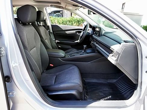 Used 2023 Honda Accord EX image 11