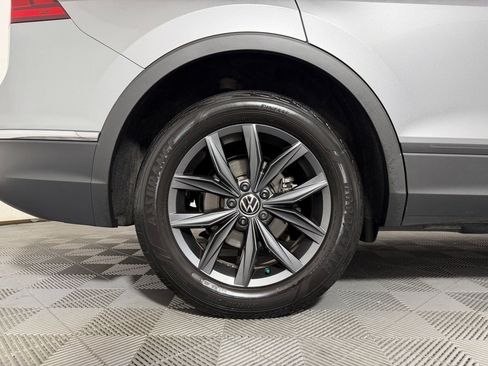 Used 2022 Volkswagen Tiguan SE FWD image 18