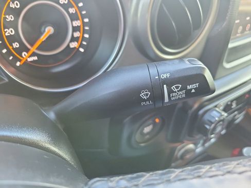 Used 2021 Jeep Gladiator Sport AWD/4WD image 36