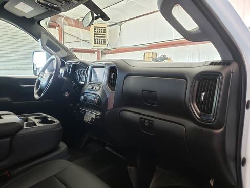 Used 2021 Chevrolet Silverado 2500 W/T w/ WT Convenience Package AWD/4WD image 11