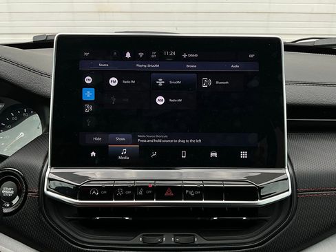 Used 2025 Jeep Compass Trailhawk image 31