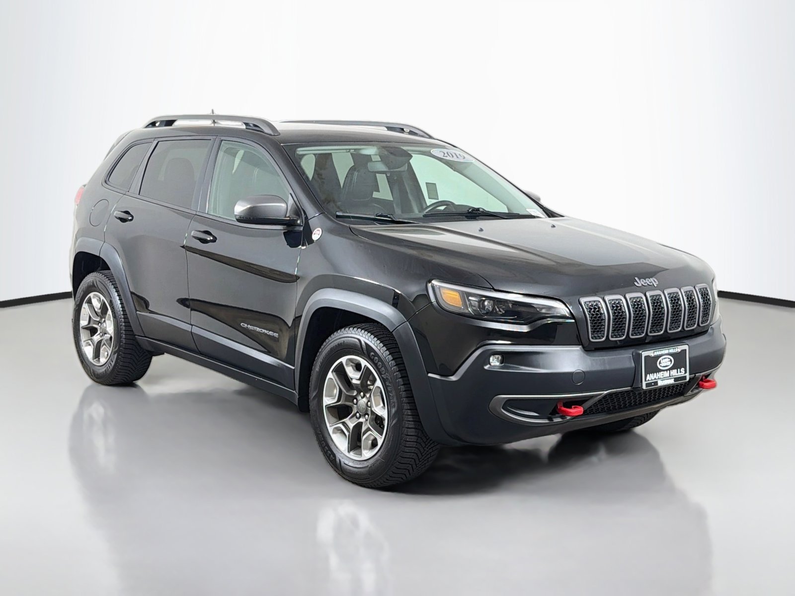 Used 2019 Jeep Cherokee Trailhawk w/ Cold Weather Group AWD/4WD image 7