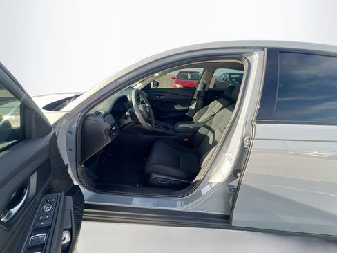 Used 2025 Honda Accord SE image 10
