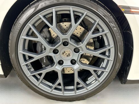 Used 2025 Porsche 911 Carrera T RWD image 10