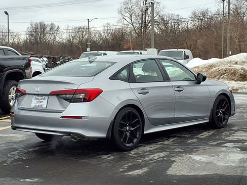 Used 2022 Honda Civic Sport image 2