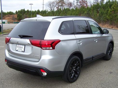Used 2019 Mitsubishi Outlander LE image 4