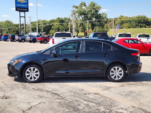 Used 2025 Toyota Corolla LE image 4