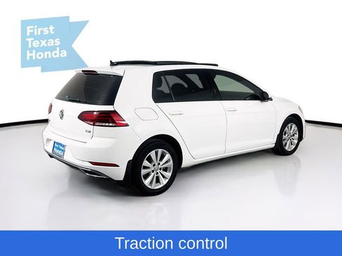 Used 2018 Volkswagen Golf SE image 8