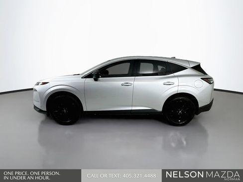 Used 2025 Nissan Murano SV FWD image 9