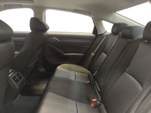 Used 2019 Honda Accord EX image 18