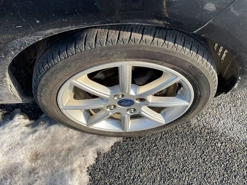 Used 2017 Ford Fiesta SE w/ Equipment Group 201A image 11