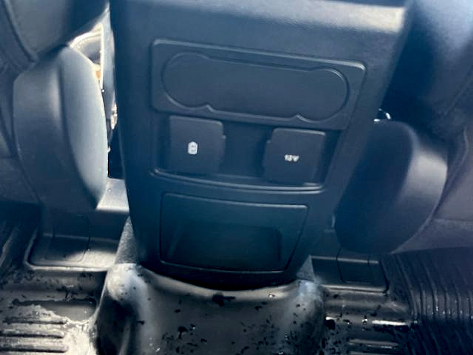 Used 2022 Ford Explorer XLT AWD/4WD image 16