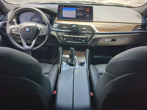 Used 2022 BMW 530i w/ M Sport Package RWD image 15