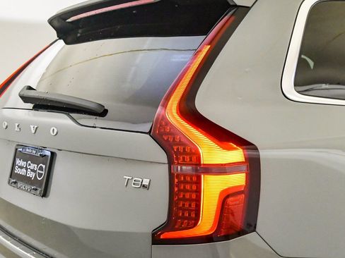 New 2026 Volvo XC90 T8 Ultra w/ Protection Package Premier AWD/4WD image 12