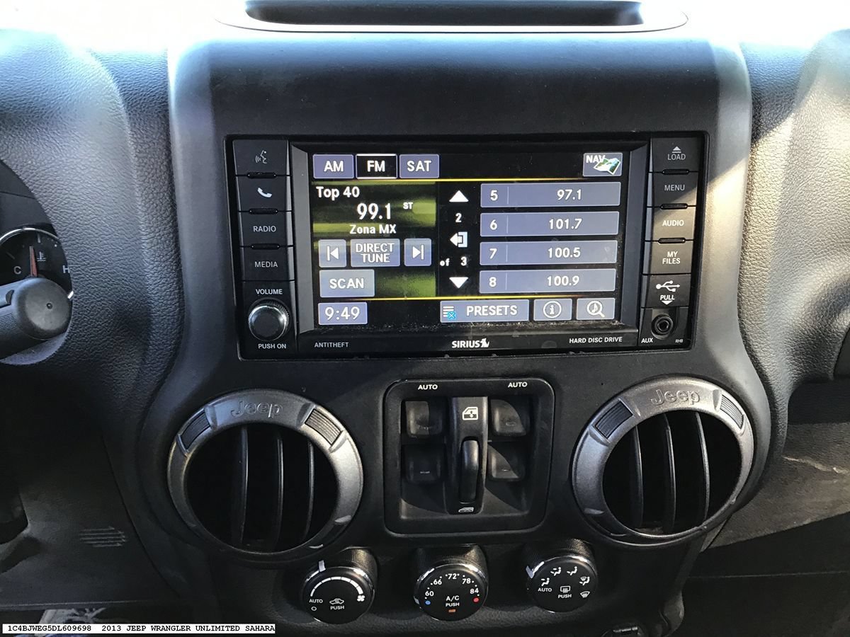 Used 2013 Jeep Wrangler Unlimited Sahara AWD/4WD image 14