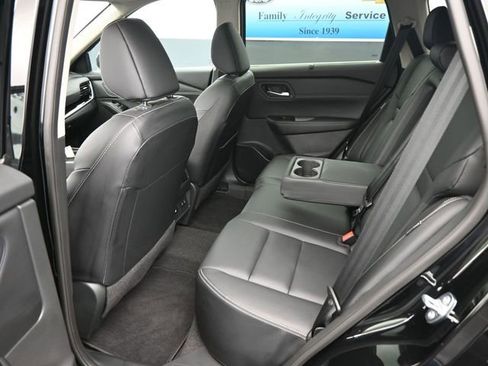 Used 2024 Nissan Rogue SL w/ SL Premium Package image 10