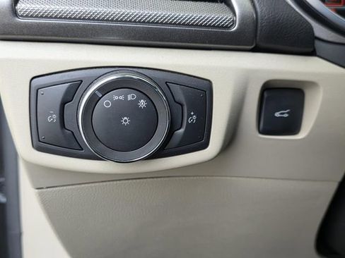 Used 2020 Ford Fusion SE w/ Fleet SE Value Package image 25