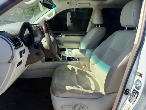 Used 2019 Lexus GX 460 Premium w/ Premium Package AWD/4WD image 12