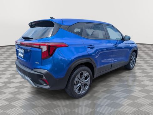 Used 2024 Kia Seltos LX AWD/4WD image 5