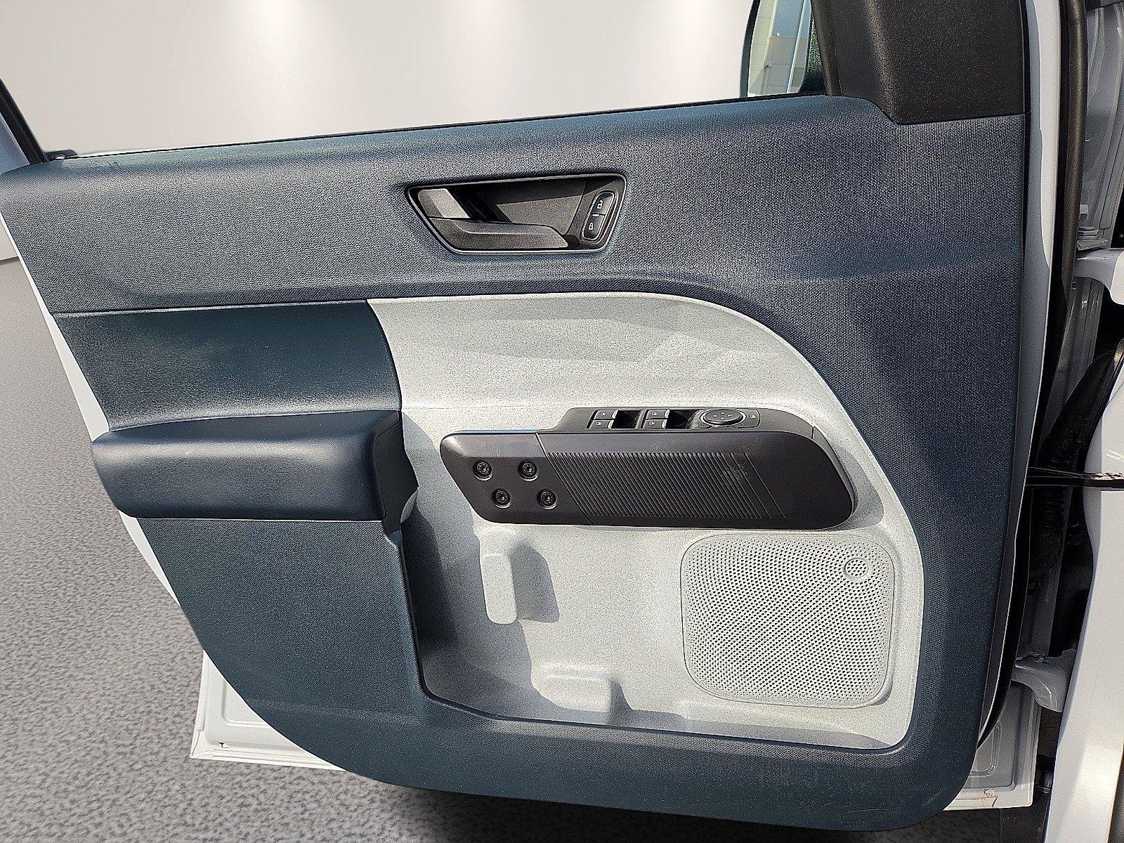 Used 2025 Ford Maverick XLT FWD image 15