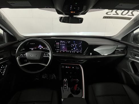Used 2025 Audi Q5 Premium Plus w/ Premium Plus image 15