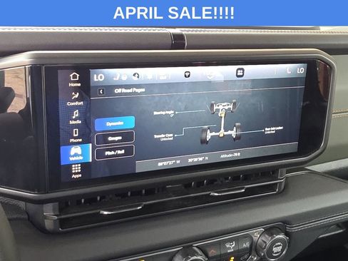 Used 2025 Jeep Gladiator Mojave w/ Convenience Group image 21