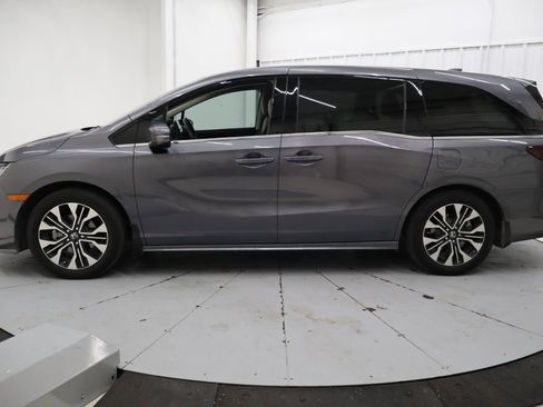Used 2025 Honda Odyssey Elite image 8