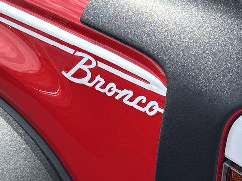 Used 2023 Ford Bronco Heritage Edition AWD/4WD image 7