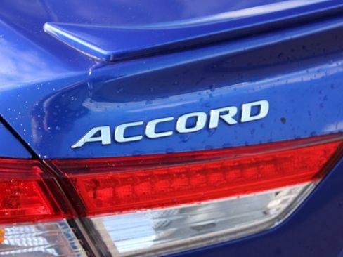 Used 2019 Honda Accord Sport image 10