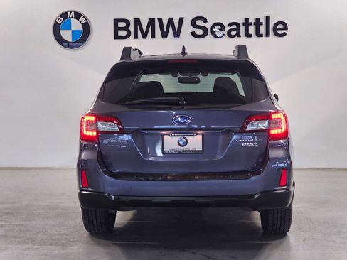 Used 2016 Subaru Outback 2.5i Limited AWD/4WD image 5