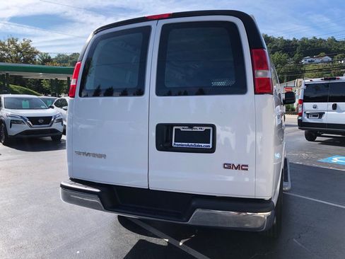 Used 2025 GMC Savana 2500 w/ Driver Convenience Package RWD image 5