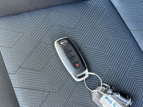 Used 2025 Nissan Versa SV image 21