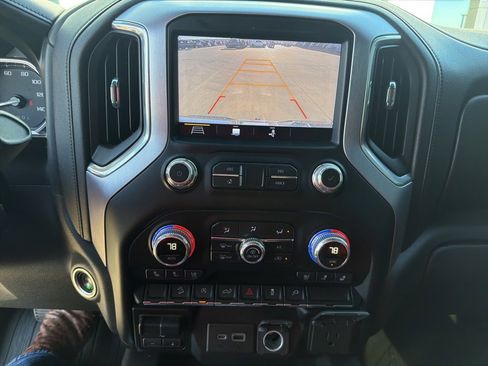 Used 2019 GMC Sierra 1500 SLT w/ SLT Premium Package image 10