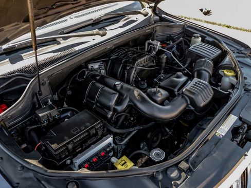 Used 2011 Jeep Grand Cherokee Laredo w/ Security & Convenience Group image 42