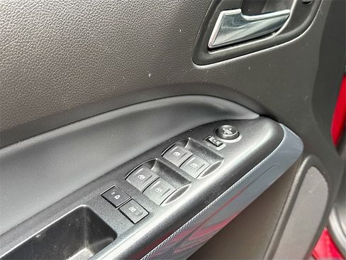 Used 2021 Chevrolet Colorado Z71 image 17