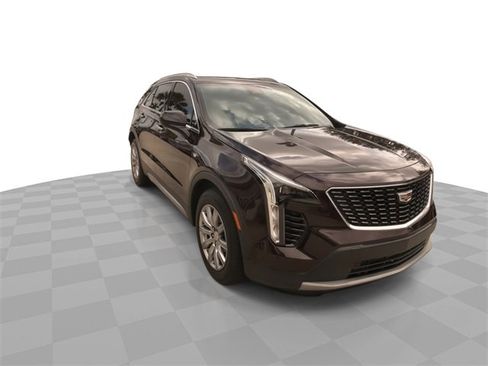 Used 2020 Cadillac XT4 Premium Luxury image 3