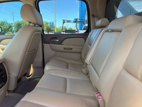 Used 2011 Chevrolet Avalanche LT w/ Luxury Package image 8