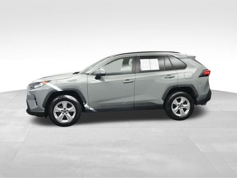 Used 2020 Toyota RAV4 XLE FWD image 2