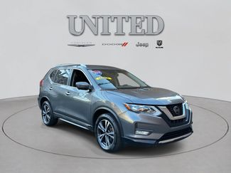 Used 2018 Nissan Rogue SL video 2