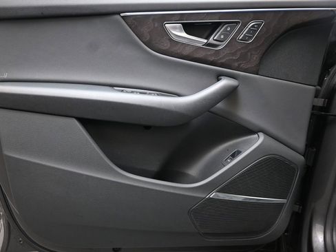 Used 2019 Audi Q8 Prestige image 23