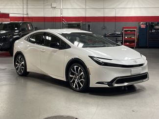 Used 2025 Toyota Prius Plug-In Hybrid FWD video 2