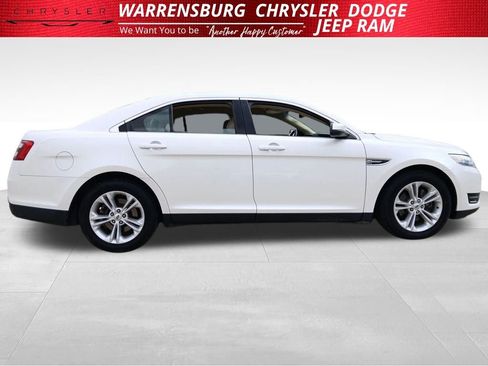 Used 2015 Ford Taurus SEL image 2