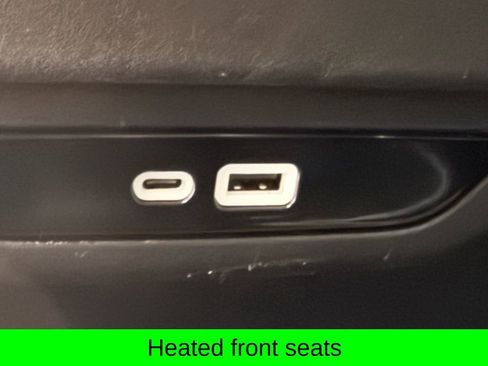 Used 2025 Chrysler Pacifica Limited image 18