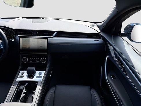 New 2026 Jaguar F-PACE R-Dynamic S image 18