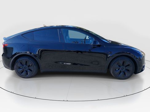 Used 2025 Tesla Model Y Long Range AWD/4WD image 8